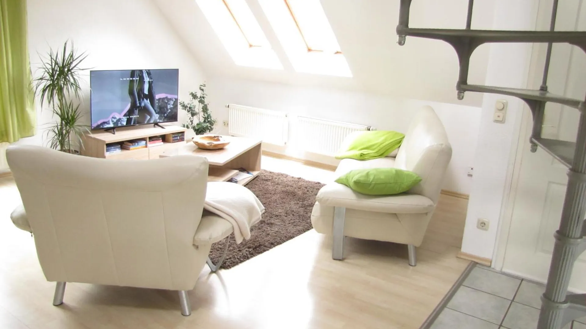 Ferienwohnung Im Gruenen Von Drezno Apartament