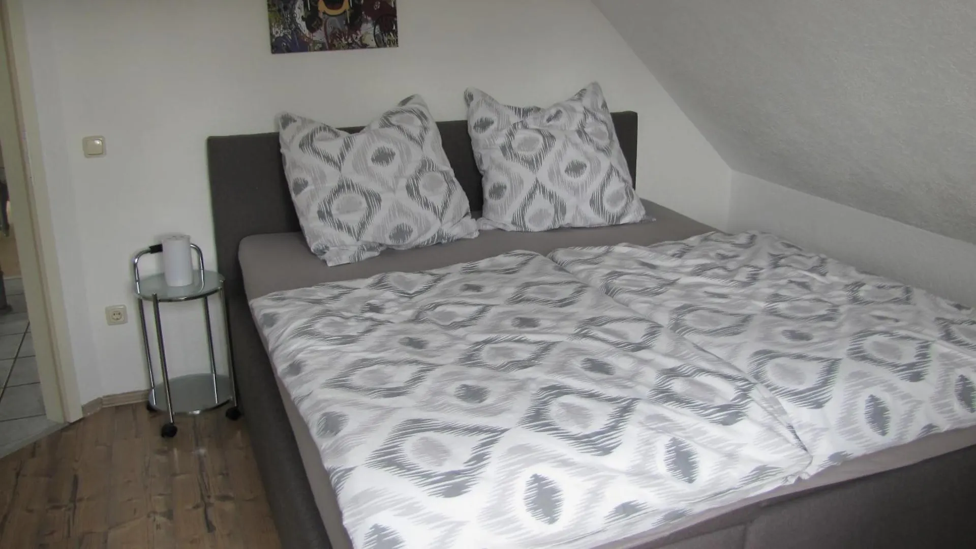 Apartament Ferienwohnung Im Gruenen Von Drezno Niemcy